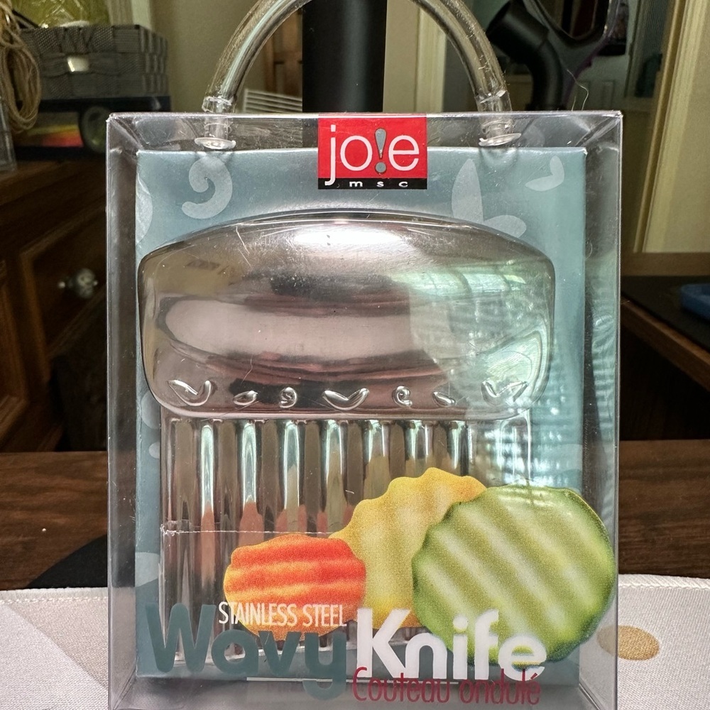 Joie Crinkle Cutter Knife, Wavy Slicer for Potatoes